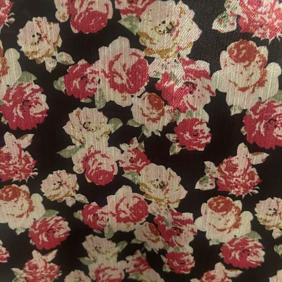 Philosophy Vibrant floral print blooms blouse. Size: Large Color: Black/Pink - Picture 9 of 14